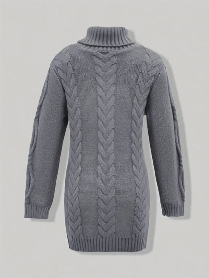 Valéria | Long Winter Cable-Knit Sweater