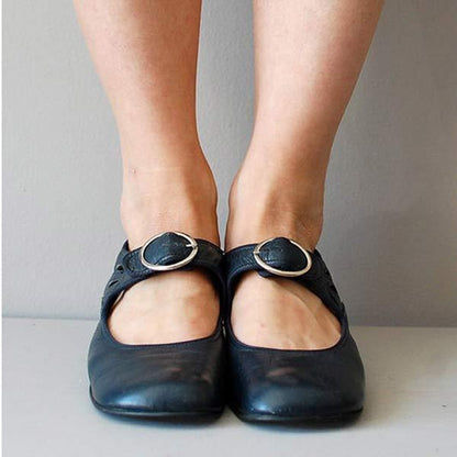 Chic orthopedic leather sandals