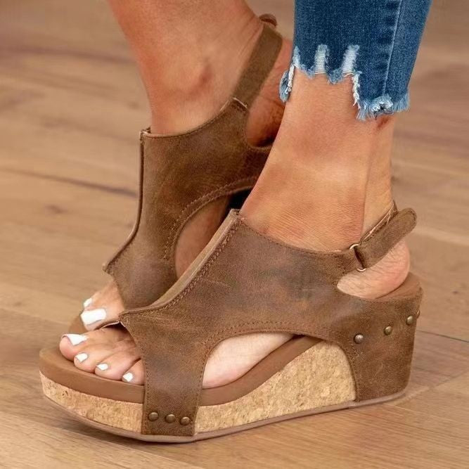 Toe Ring Flat Sandals – Minimalist, Comfortable Slip-On Style for Effortless Summer Outfits