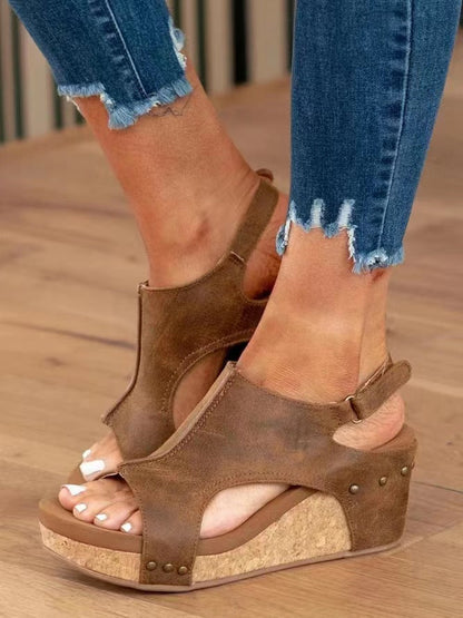 Toe Ring Flat Sandals – Minimalist, Comfortable Slip-On Style for Effortless Summer Outfits